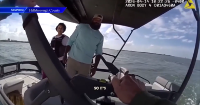 Barco afunda em Tampa Bay e dois navegantes são resgatados