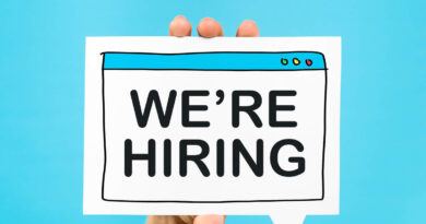 Trabalhadores na Flórida representando o crescimento do mercado de trabalho em 2025