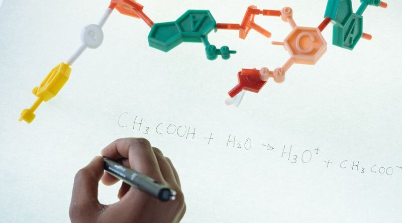Laboratório de análise de DNA com equipamentos científicos
