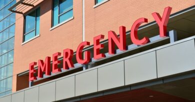 Profissionais de saúde em ambiente hospitalar na Flórida