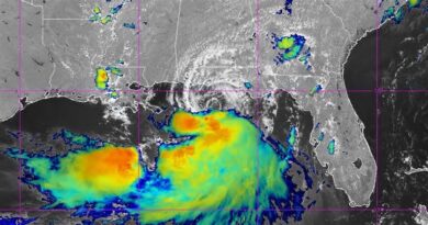 Tempestade tropical Bertha se aproximando da Flórida
