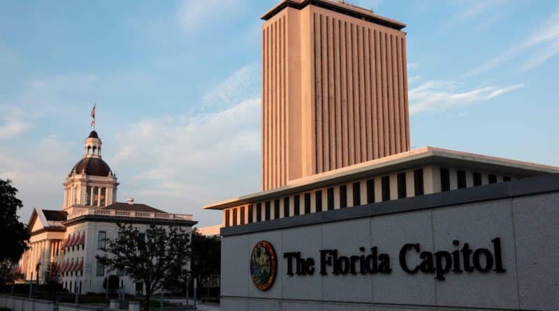 Capitólio da Flórida em Tallahassee durante a eleição primária de 2026