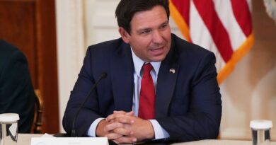 Ron DeSantis em coletiva sobre relatório do grand jury