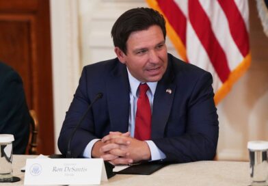 Ron DeSantis em coletiva sobre relatório do grand jury