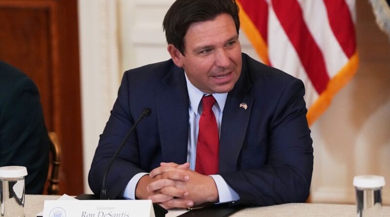 Ron DeSantis em coletiva sobre relatório do grand jury