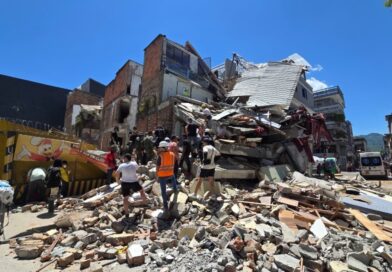 Resgate em edificio desabado apos terremoto na Colombia