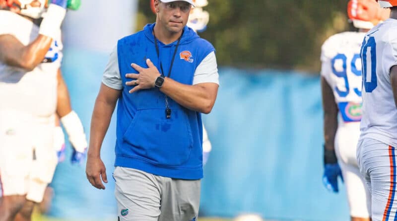 Florida Gators em jogo de futebol americano no estádio Ben Hill Griffin